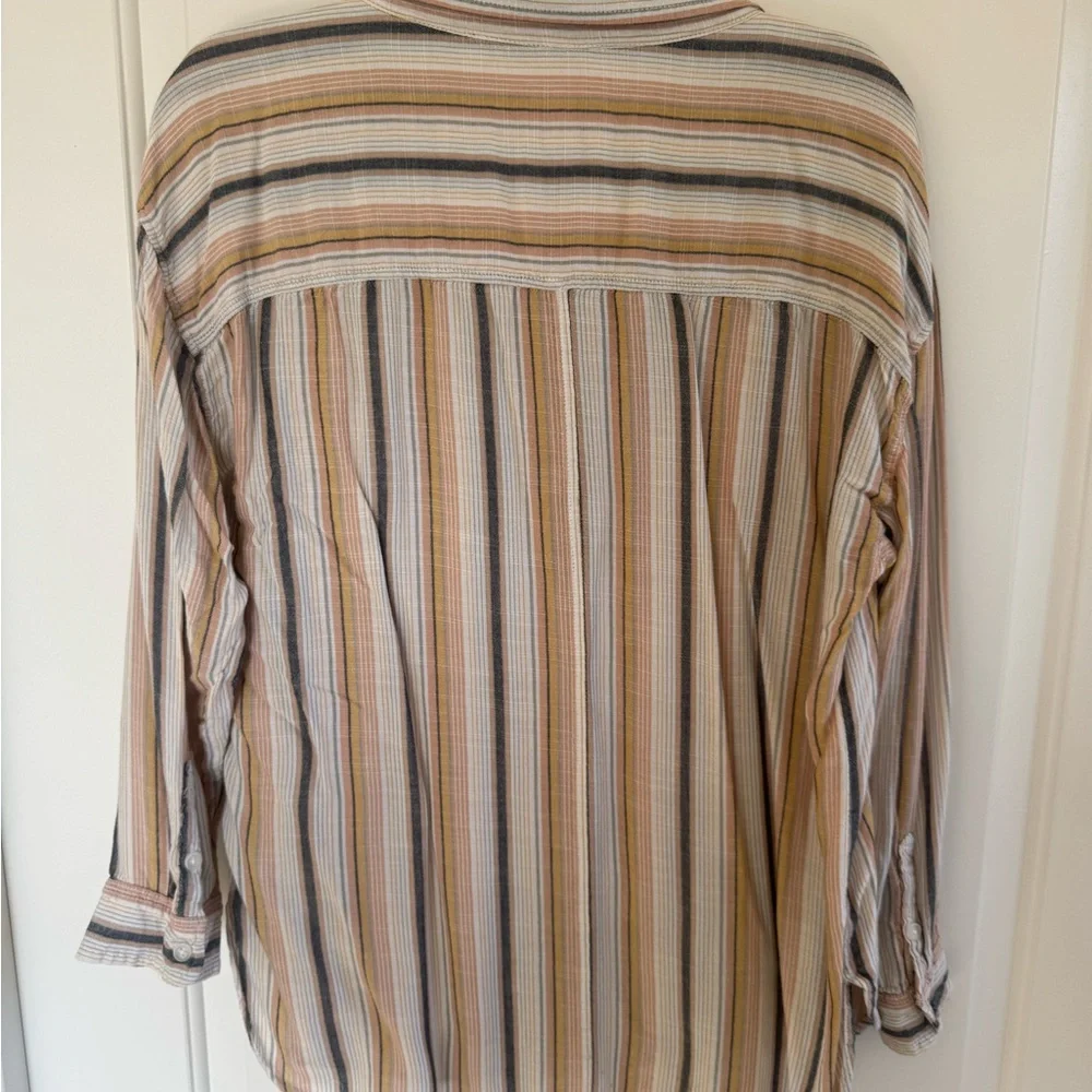 American Eagle Outfitters Oversized Button Down Shirt - Picture 6 of 8